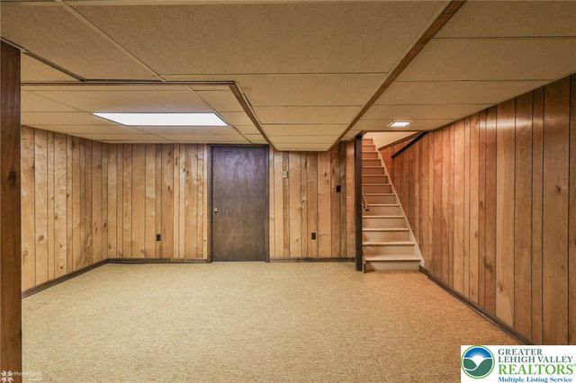 353 Carver Drive, Bethlehem City, PA 18017