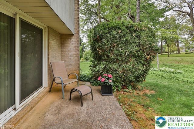 353 Carver Drive, Bethlehem City, PA 18017
