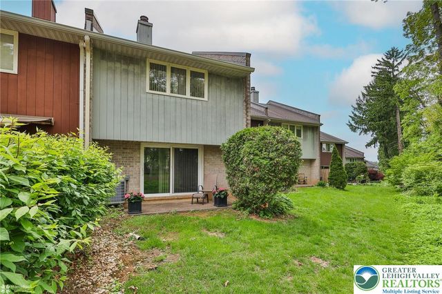 353 Carver Drive, Bethlehem City, PA 18017