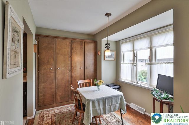 353 Carver Drive, Bethlehem City, PA 18017