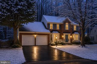 13704 SHELBURNE ST, Centreville, VA 20120