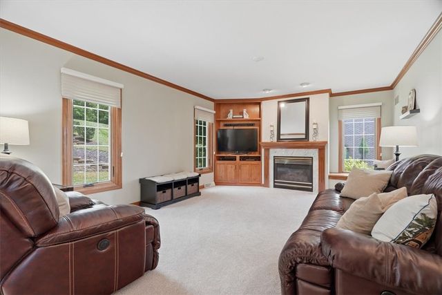 130 W Field Club DRIVE, Robinson Twp, PA 15136