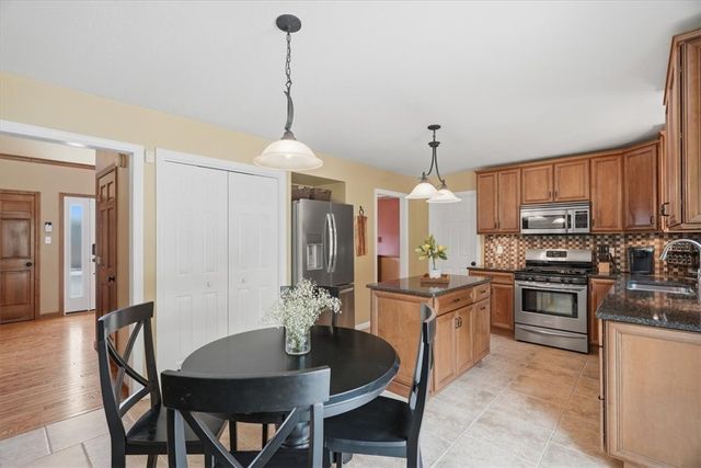 130 W Field Club DRIVE, Robinson Twp, PA 15136