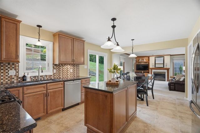 130 W Field Club DRIVE, Robinson Twp, PA 15136