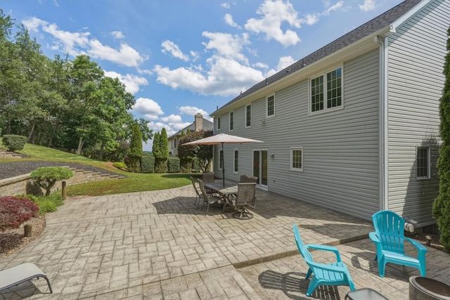 130 W Field Club DRIVE, Robinson Twp, PA 15136