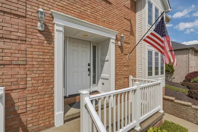 130 W Field Club DRIVE, Robinson Twp, PA 15136