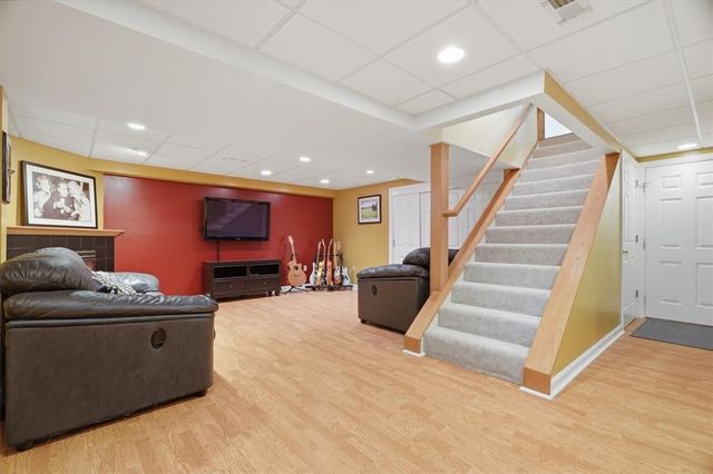 130 W Field Club DRIVE, Robinson Twp, PA 15136