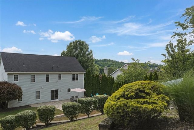 130 W Field Club DRIVE, Robinson Twp, PA 15136