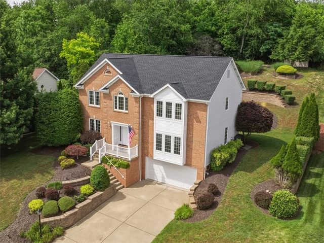 130 W Field Club DRIVE, Robinson Twp, PA 15136