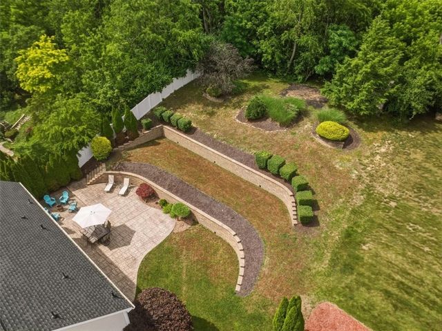 130 W Field Club DRIVE, Robinson Twp, PA 15136