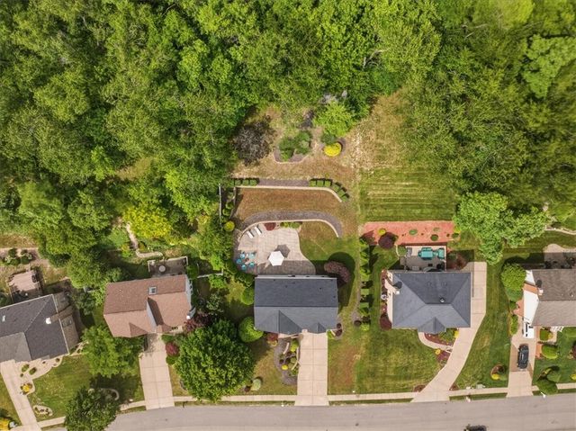 130 W Field Club DRIVE, Robinson Twp, PA 15136