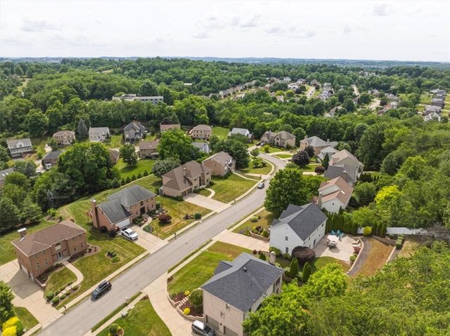 130 W Field Club DRIVE, Robinson Twp, PA 15136
