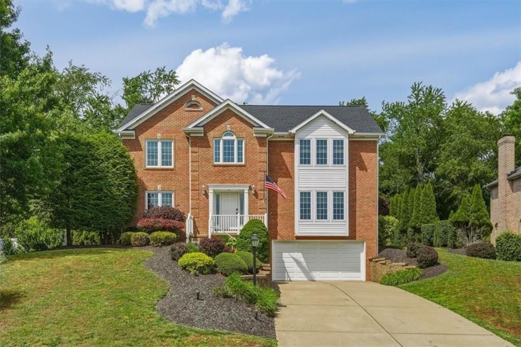 130 W Field Club DRIVE, Robinson Twp, PA 15136