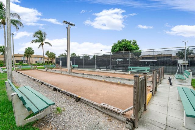 220 Seville J, Delray Beach, FL 33446