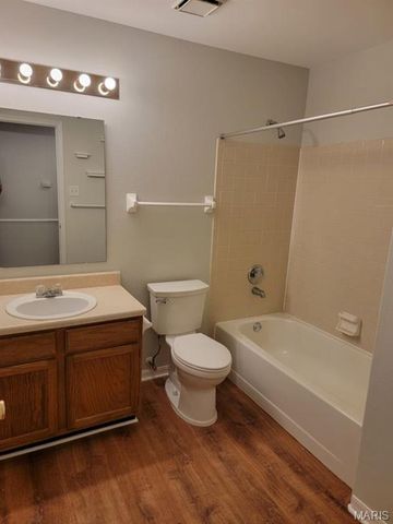 2337 Sandalwood Creek Court "D", Wildwood, MO 63038