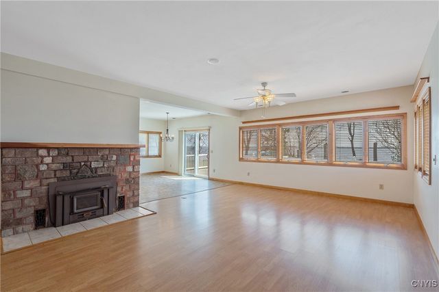 28 Wedgeworth Drive, West Monroe, NY 13167