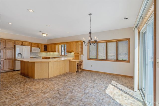 28 Wedgeworth Drive, West Monroe, NY 13167