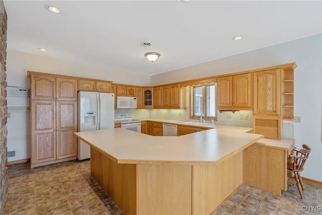 28 Wedgeworth Drive, West Monroe, NY 13167