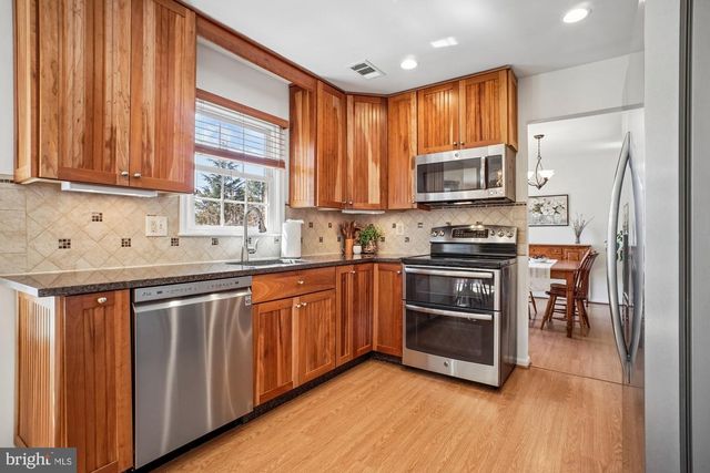 12729 FANTASIA DR, Herndon, VA 20170