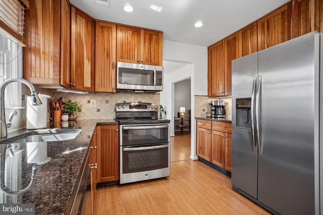 12729 FANTASIA DR, Herndon, VA 20170