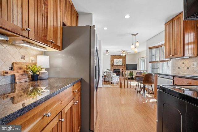 12729 FANTASIA DR, Herndon, VA 20170