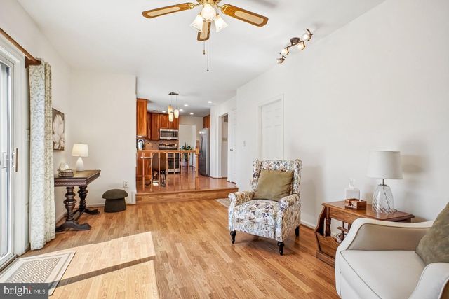 12729 FANTASIA DR, Herndon, VA 20170