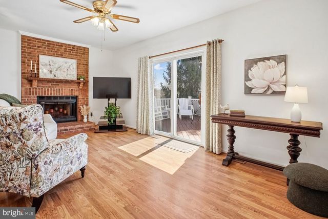 12729 FANTASIA DR, Herndon, VA 20170