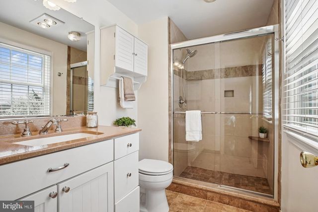 12729 FANTASIA DR, Herndon, VA 20170