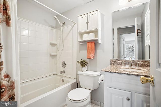 12729 FANTASIA DR, Herndon, VA 20170