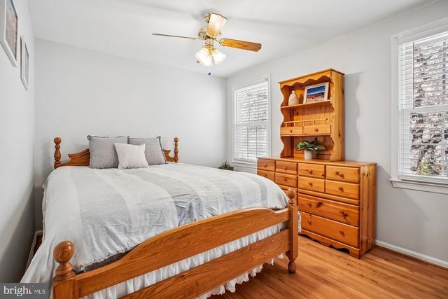 12729 FANTASIA DR, Herndon, VA 20170