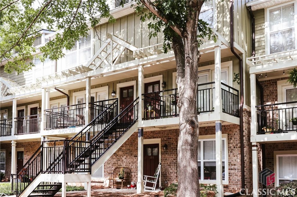 660 Barnett Shoals Road 127, Athens, GA 30605