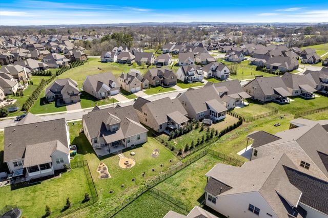 1706 Sorrell Park Dr, Spring Hill, TN 37174