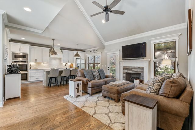 1706 Sorrell Park Dr, Spring Hill, TN 37174