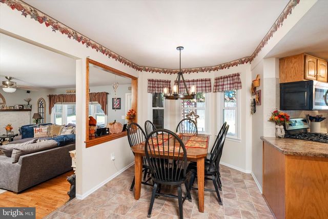 11 HOLLYNOLL DR, Hamilton, NJ 08619