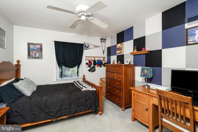 11 HOLLYNOLL DR, Hamilton, NJ 08619