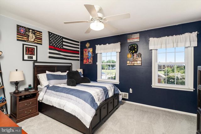 11 HOLLYNOLL DR, Hamilton, NJ 08619