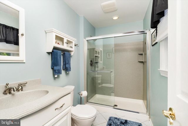 11 HOLLYNOLL DR, Hamilton, NJ 08619