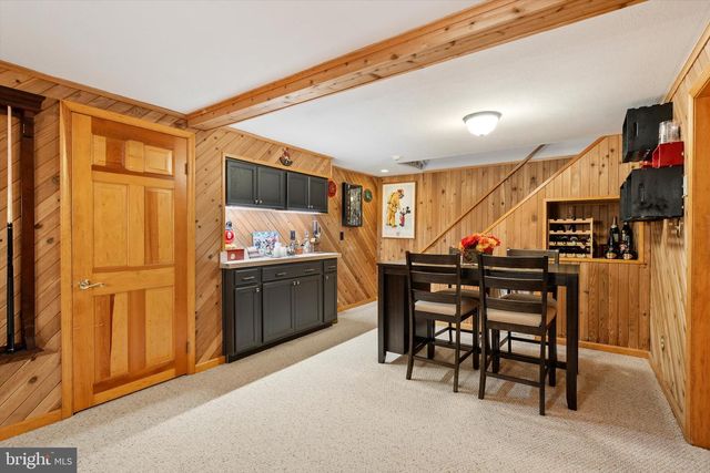 11 HOLLYNOLL DR, Hamilton, NJ 08619