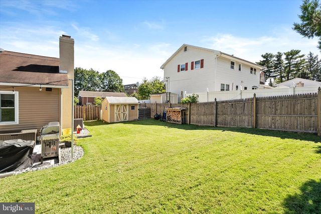 11 HOLLYNOLL DR, Hamilton, NJ 08619