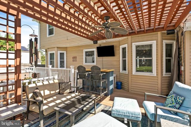 11 HOLLYNOLL DR, Hamilton, NJ 08619