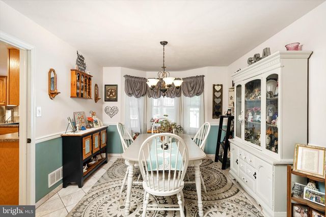 11 HOLLYNOLL DR, Hamilton, NJ 08619