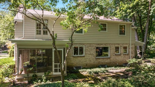 1354 Cornell Avenue Se, East Grand Rapids, MI 49506