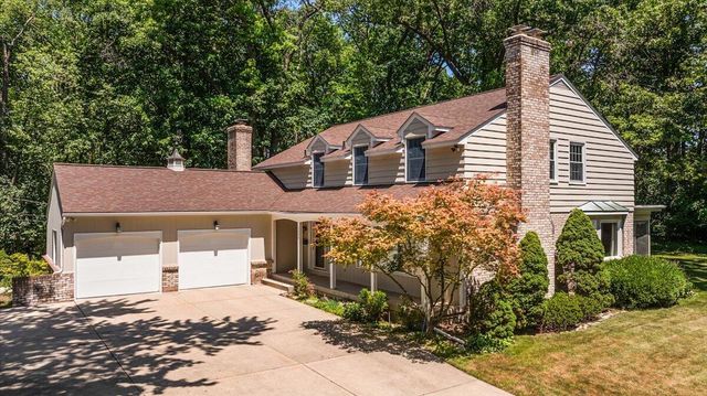 1354 Cornell Avenue Se, East Grand Rapids, MI 49506