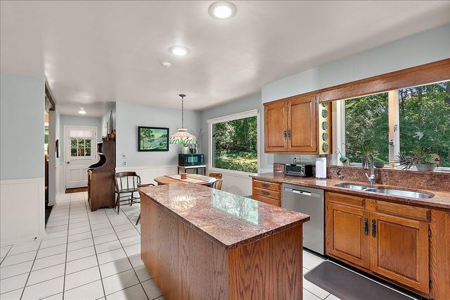 1354 Cornell Avenue Se, East Grand Rapids, MI 49506