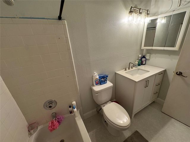 2372 OAK PARK WAY 104, Orlando, FL 32822