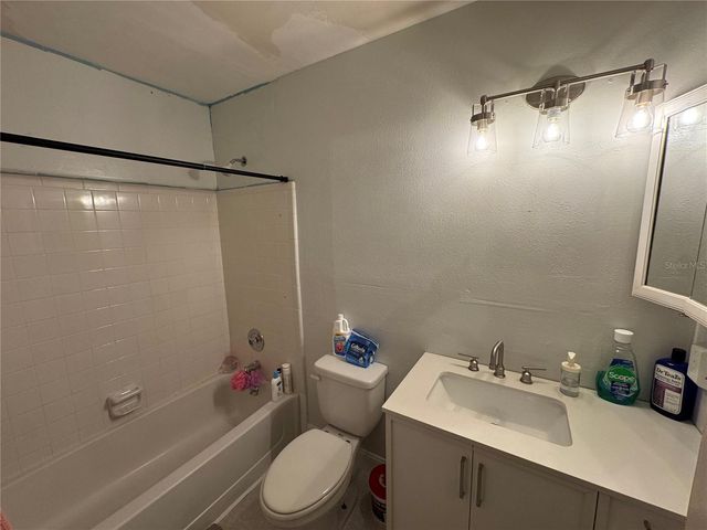 2372 OAK PARK WAY 104, Orlando, FL 32822