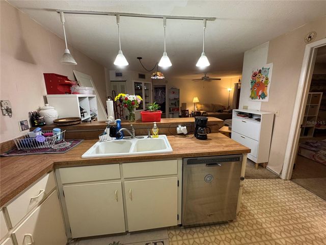 2372 OAK PARK WAY 104, Orlando, FL 32822