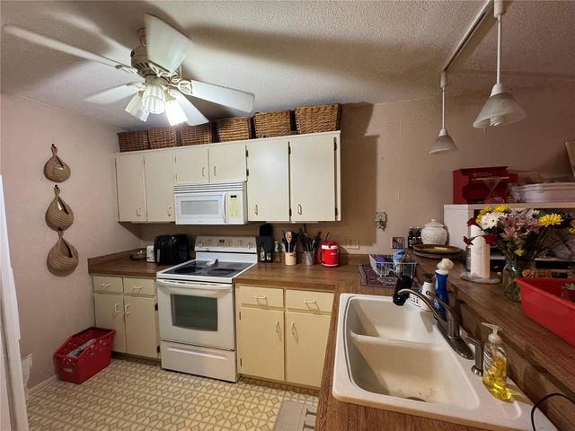 2372 OAK PARK WAY 104, Orlando, FL 32822