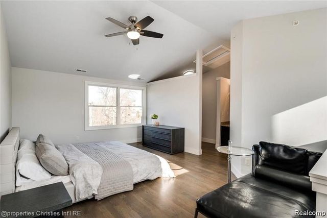 642 W 11 MILE Road, Royal Oak, MI 48067