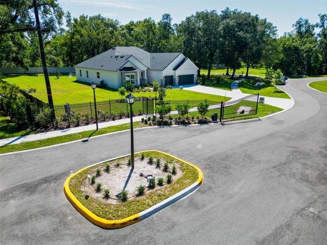 18460 PURPLE CREEK LANE, Lutz, FL 33549